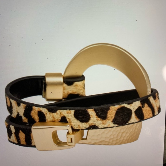 Wild Loop Leather Bracelet - Picture 2 of 4